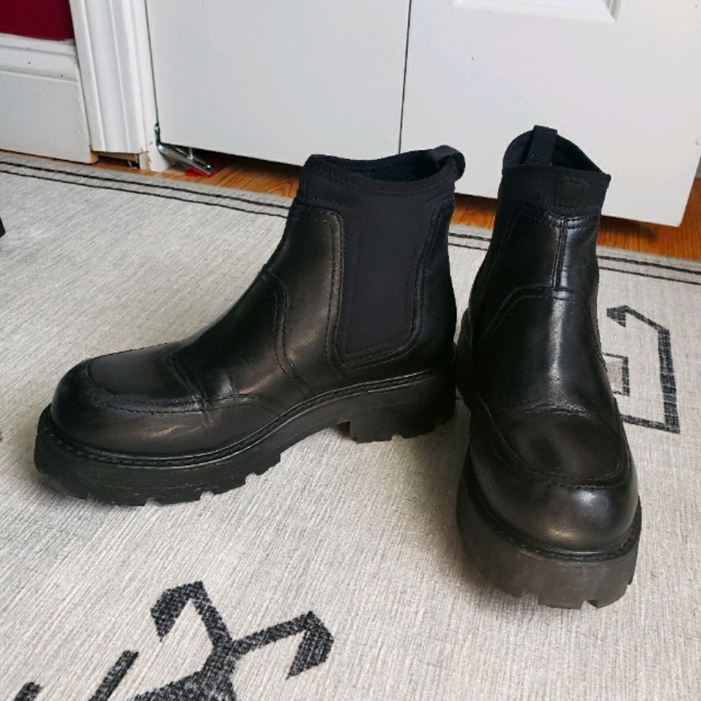 Vagabond Black Boots size 37